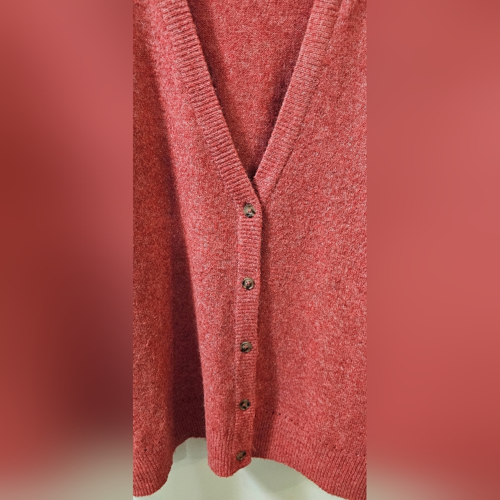 Torrid Red Rose-y Button-Up Cardigan - Size 3 - GUC - Picture 5 of 9